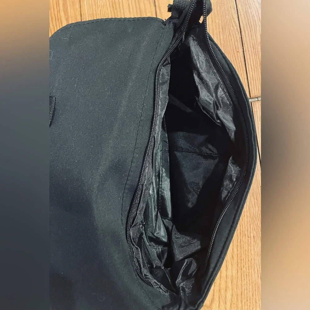 NWT NIKE UNISEX crossbody/messenger bag, black, adjustable strap
